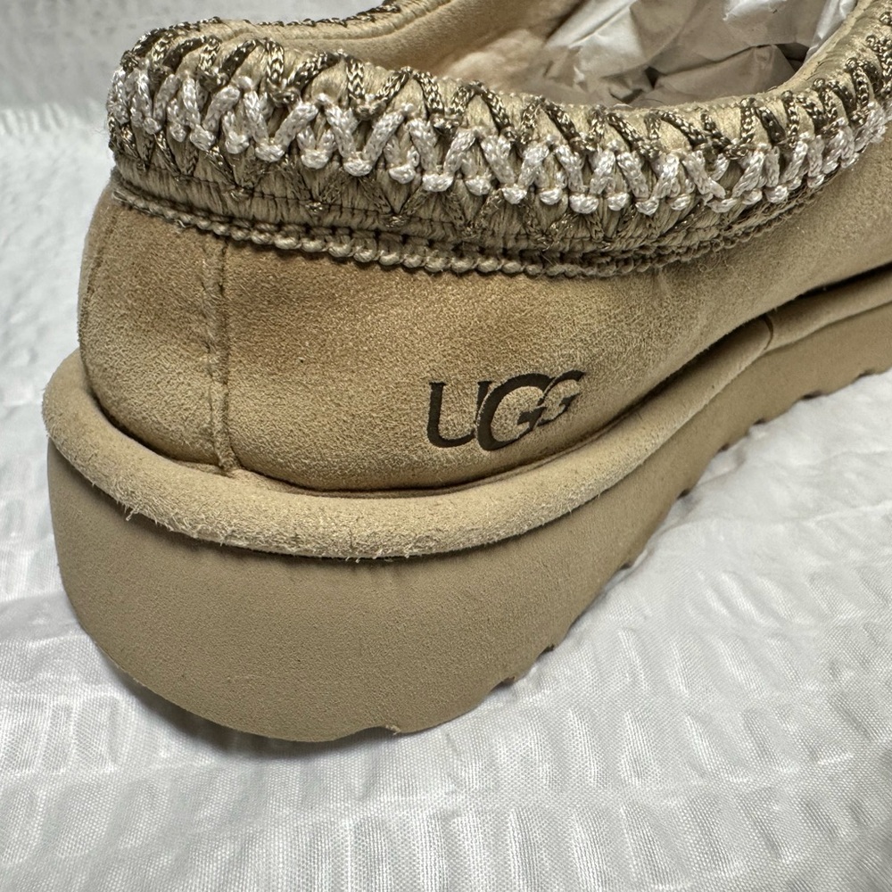 UGG Tan Women's Slippers - Picture 14 of 16